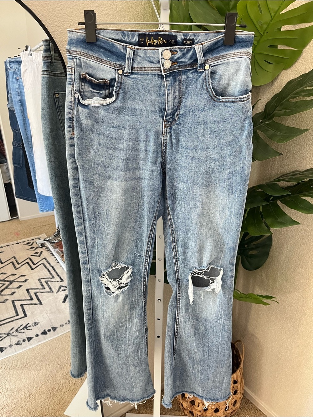 Indigo Rein Curvy Distressed Light Wash Mid Rise Bootcut Jeans Size 9/28